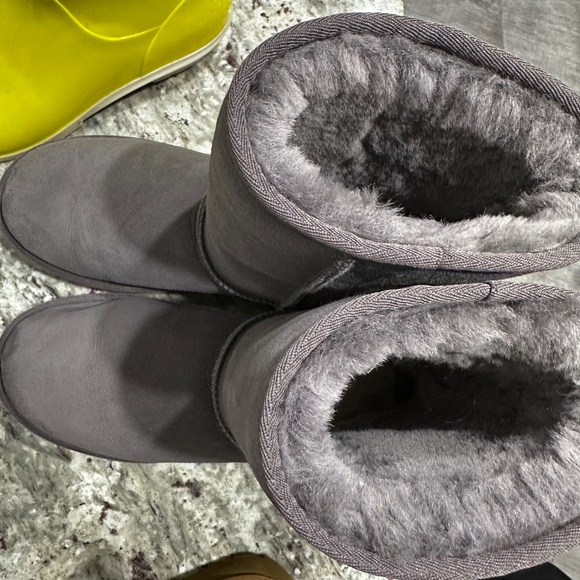 Womens UGG Bundle - Slippers, Boot, & Rainboot - Picture 4 of 9